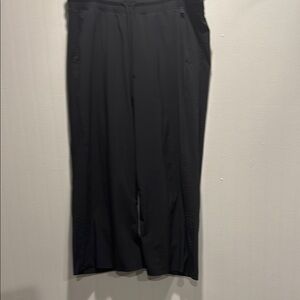 Women’s Athleta Black Pants - Avenue Wide Leg Crop